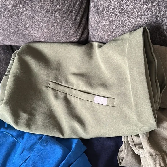 Figs Srubs - Picture 12 of 12